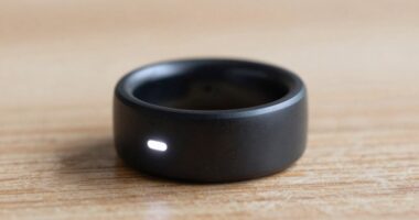questioning smart ring battery claims