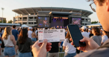 Kanye West At Solider Field: Get Last-Minute Tickets For Friday Night