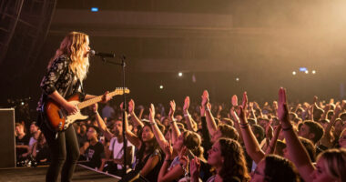 Michelle Branch Kicks Off Sold-Out “Everywhere And Back Again Tour” With Career-Spanning Set