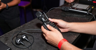 15 Best Wireless Microphone Systems for Singers in 2027